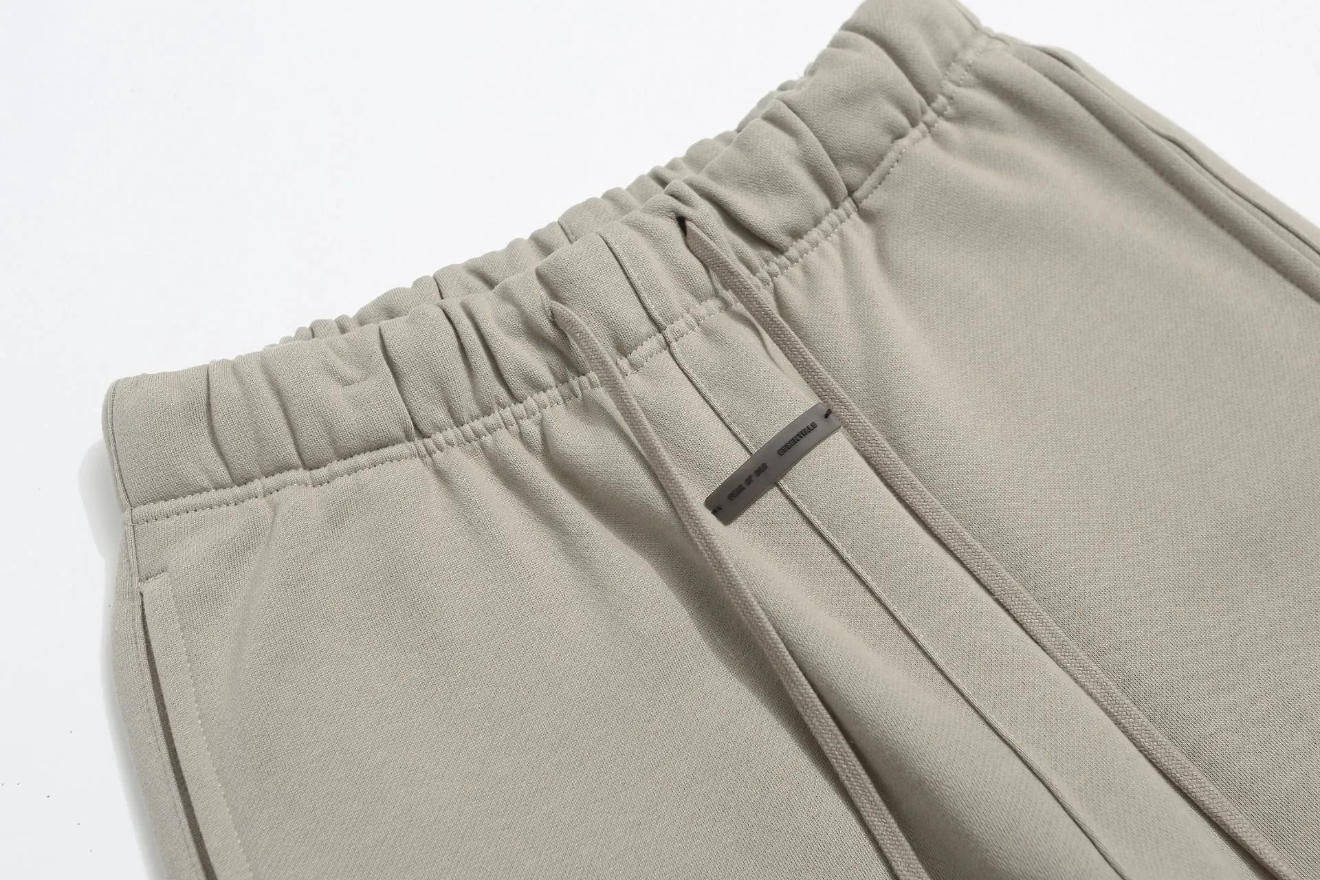 Essentials FOG ：ZT # ： Sizes：S M L XL
